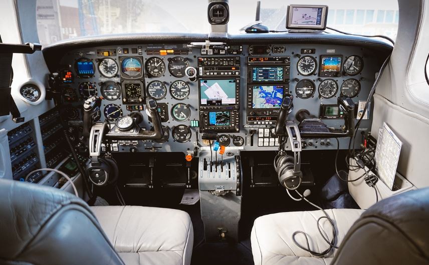 비행기 조정사 직업 하는 일 되는 방법 알아보겠습니다