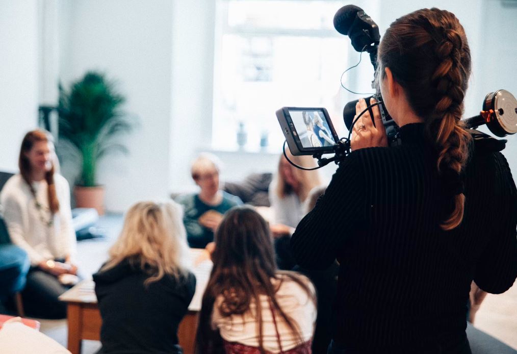 아나운서 직업 되는 방법 알아보겠습니다